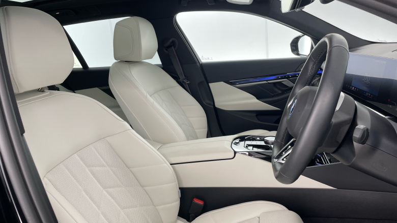 BMW i5 250kW eDrive40 M Sport Pro 84kWh 5dr Auto [Comf+] Electric Estate